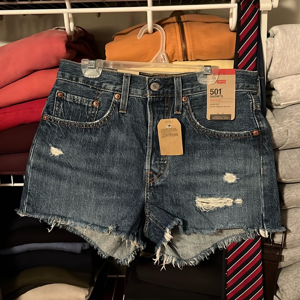 Women’s Levi’s Shorts Size 26 New w/ Tags!